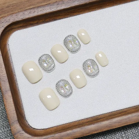 Handmade Milky White Press On Nails Short Square Shape Aurora Rhinestone Glitter Decorative Artificial False Nails Accessory