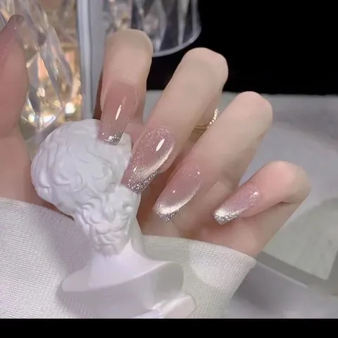 Handgefertigte Rosa Katzenauge Künstliche Nägel Zum Aufkleben Silber Glitzer Farbverlauf Medium Sargform Damen Luxus Maniküre