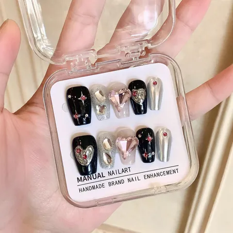 Handgefertigte Aufpressnägel Schwarz Pink Herz Kugel Süßer Cooler Stil Strass Spiegel Stern Kurze Trapez Künstliche Nägel Damen