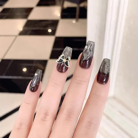 Handgefertigte Lange Sarg-Design Aufklebbare Nägel Mit 3D Schmetterling Anhängern Dunkelbraun Katzenauge Silber Glitzer Luxus Kunstnägel