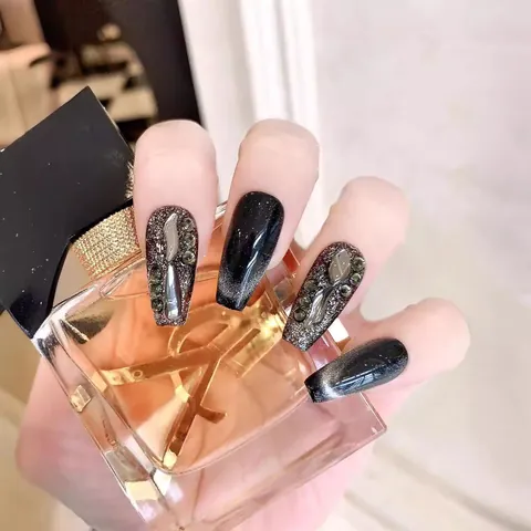 Uñas Postizas de Presión de Lujo Hechas a Mano Ojo de Gato Negro Coffin Largo con Diamantes de Imitación Uñas Artificiales Reutilizables