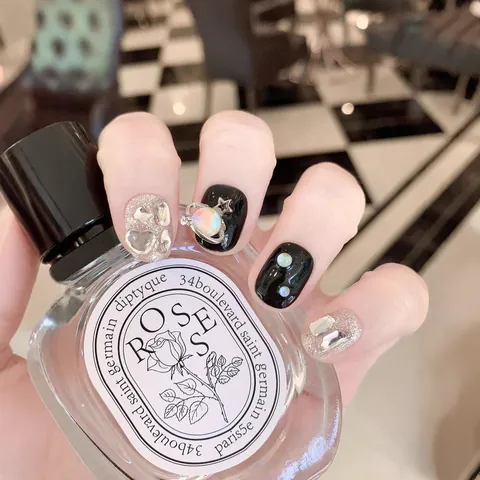 Handmade Press On Nails Black Silver Iridescent Saturn Star Design Short Square Round Sparkling Nails For Women Jewelry