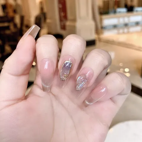 Set Unghie Finte Fatto a Mano Forma Coffin Medio Occhio di Gatto Aurora Strass Rilievo 3D Sfumatura Elegante Unghie per Donna