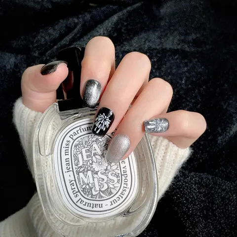 Handgemachte Katzenauge Drucknägel Schwarz Silber Feuerwerk Design Kurze Trapezform Glänzende Gel Maniküre Nägel Für Damen