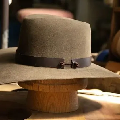 Sombrero de Vaquero Occidental de Fieltro de Lana Vintage Con Decoración de Cinturón de Cuero Fedora de Ala Ancha para Hombre Mujer Aire Libre