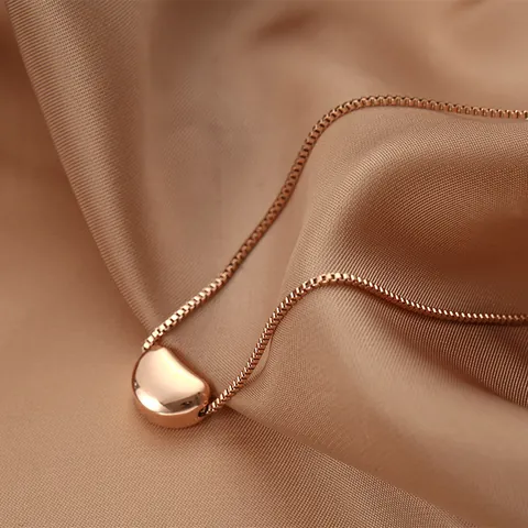 Collar con Colgante de Frijol de Acero de Titanio para Mujer Estilo Coreano Minimalista Cadena de Caja Joyería Elegante