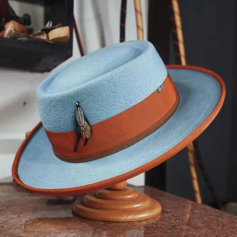 Sombrero Canotier de Fieltro de Lana Vintage para Mujer Hombre Sombrero Porkpie Azul Claro Con Plumas Cinta de Contraste