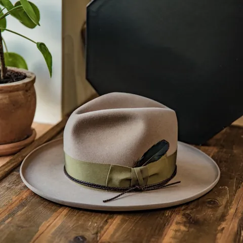 Sombrero Fedora Clásico de Fieltro 100% Lana de Ala Ancha Con Cinta Pluma y Decoración de Cordón de Cuero para Mujer Hombre