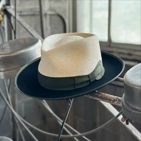 Mode Spleißen Wollfilz Stroh Fedora Hut Für Damen Herren Sonnenstrand Jazz Hut Mit Ripsband Schleife Dekoration Flache Krempe