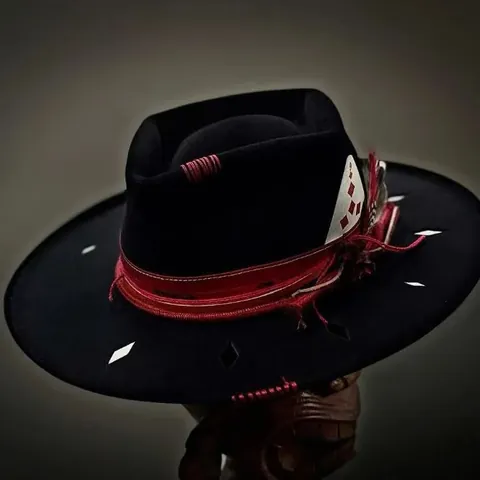 Vintage 100% Wol Vilt Fedora Hoed Met Rood Satijnen Lint Veren Poker Kaart Decoratie Brede Rand Artistieke Hoed Voor Unisex
