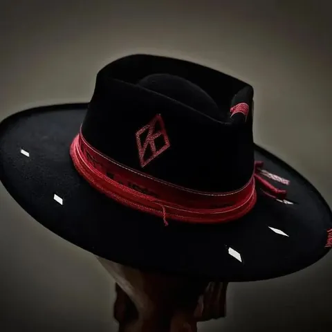 Vintage 100% Wol Vilt Fedora Hoed Met Rood Satijnen Lint Veren Poker Kaart Decoratie Brede Rand Artistieke Hoed Voor Unisex