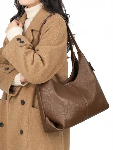 Borsa Tote da Donna Grande Capacità in Pelle PU Motivo Litchi Hobo Borsa a Tracolla Con Ciondolo a Orso Per Ufficio