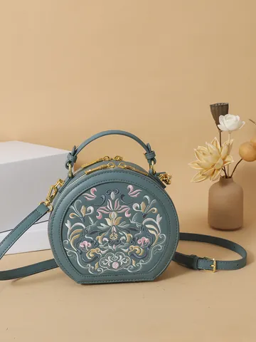 Chinese Stijl Bloem Borduurwerk Ronde Crossbody Tas Voor Vrouwen Vintage PU Leren Handtas Gouden Hardware Elegante Schoudertas