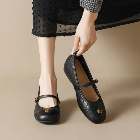 Women Quilted Mary Jane Flats Vintage Two Tone Beige Black Shoes With Golden Flower Buckle Hidden Wedge Height Increasing Shoes