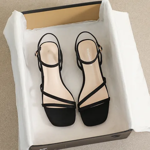 Sandalias Minimalistas de Punta Cuadrada para Mujer Cuero de Microfibra Correas Delgadas Sandalias Planas para el Verano Estilo Coreano Diario Sandalias de Tiras Con Decoración de Metal
