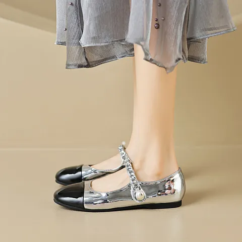 Women's French Style Mary Jane Flat Shoes Two-Tone Round Toe Microfiber Shoes With Pearl Metal Chain Elegant Casual Walking Shoes