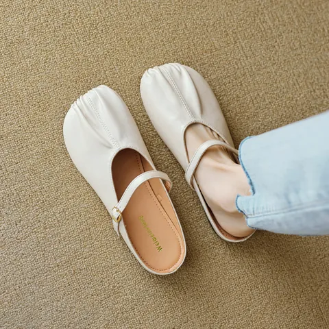 Women's French Vintage Pleated Mary Jane Mules Flat Buckle Strap Closed Toe Non-Slip Casual Soft Sole Half Slippers