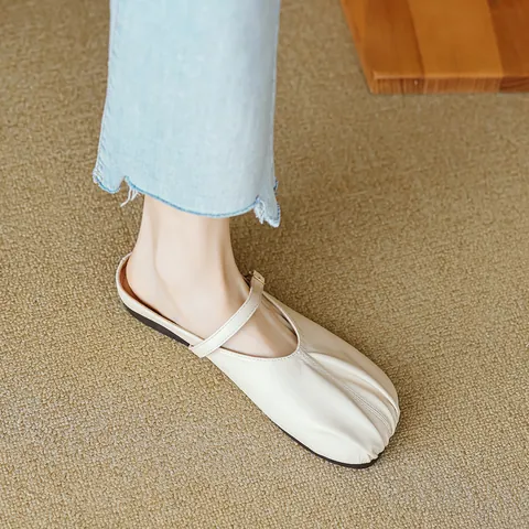 Women's French Vintage Pleated Mary Jane Mules Flat Buckle Strap Closed Toe Non-Slip Casual Soft Sole Half Slippers