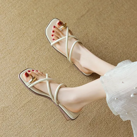 Women Retro Roman Flat Sandals Square Toe Thin Cross Strap Summer Slides With Golden Metal Ring Decoration Beach Shoes