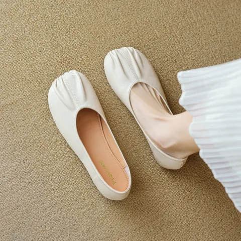 Women Retro Pleated Round Toe Flat Shoes Vintage Ruched Grandma Shoes Soft Sole Microfiber Slip On Ballet Flats For Daily