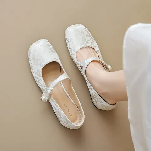 Retro New Chinese Style Floral Jacquard Mary Jane Shoes For Women Square Toe Chunky Heel Satin Pumps With Pearl Buckle