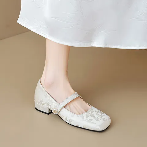 Retro New Chinese Style Floral Jacquard Mary Jane Shoes For Women Square Toe Chunky Heel Satin Pumps With Pearl Buckle