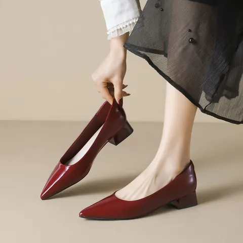 Zapatos de Tacón de Punta Puntiaguda y Tacón Grueso Franceses para Mujer de Charol Slip-on Zapatos de Trabajo Elegantes de Tacón Medio