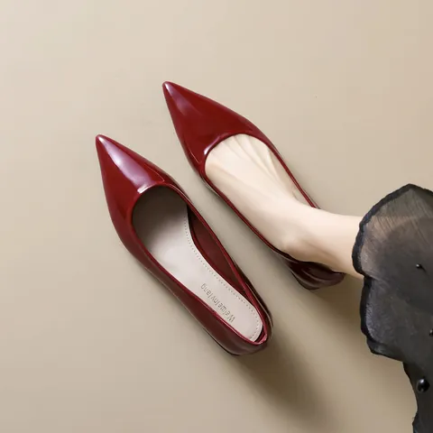 Zapatos de Tacón de Punta Puntiaguda y Tacón Grueso Franceses para Mujer de Charol Slip-on Zapatos de Trabajo Elegantes de Tacón Medio