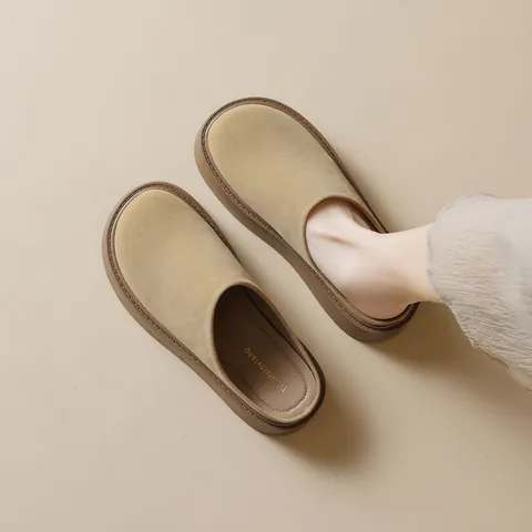 Women's Retro Frosted Leather Mules Thick Sole Height Increasing Closed Toe Slip On Casual Platform Slippers Outdoor