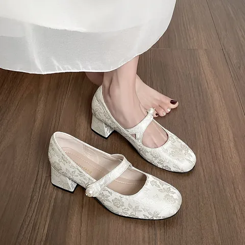 Vintage French Satin Jacquard Mary Jane Shoes For Women Elegant Pearl Strap Chunky Heel Pumps Chinese Style Square Toe Shallow Mouth Banquet Shoes