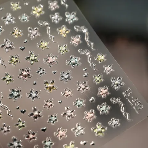 3D Geprägte Blumen Nagelaufkleber Kunstperlen Silber Metallkante Französischer Stil Floral Herz DIY Maniküre Damen