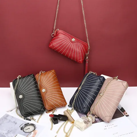 Sac à Bandoulière en Cuir Véritable pour Femme Avec Chaîne Motif de Couture Pochette Sac Porté Croisé Sac de Téléphone Avec Dragonne Petit Sac Carré Mode