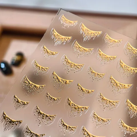 Adesivi Per Unghie Oro Goccia Liquida Stile 3D Metallico Rilievo Lusso Decalcomanie Per Donne Stile Sweet Cool