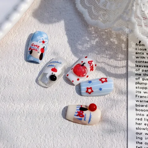 Koreanischer Stil 3D Relief Cartoon Hund Nagel Kunst Aufkleber Herz Kirsche Knochen Schleife Muster Selbstklebend Dekor Damen DIY
