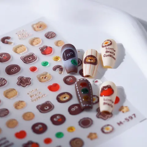 3D Relief Nagelsticker Kleiner Bär Keks Muster Süße Cartoon DIY Nageldekoration Selbstklebende Art Decals Für Damen