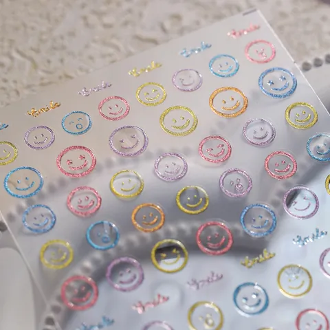 3D Metallic Glitzer Nagelaufkleber Bunte Smiley Gesicht Lächeln Buchstaben Design Selbstklebende Decals Für Damen DIY Dekoration