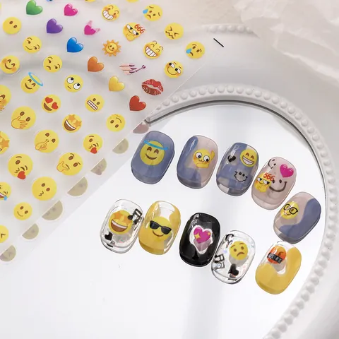 Süße Lächeln Ausdruck Selbstklebende Nagelkunst Aufkleber Für Damen Mehrfarbige Herz Schmetterling Geprägte Matte Dünne Nagelsticker