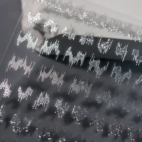 Adesivi per Unghie Olografici Laser Autoadesivi Argento Metallizzato Motivo a Onde e Pulsazioni Decalcomanie per Unghie Donna Decorazione Manicure