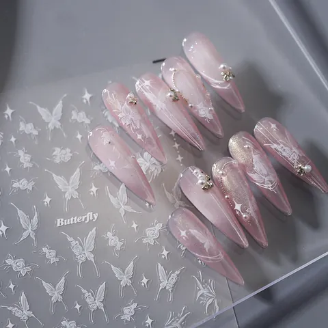 Autocollants Ongles Papillon Fleur Blanc Gaufré 5D Décoration de Manucure Auto-Adhésive Élégante pour Femmes Nail Art