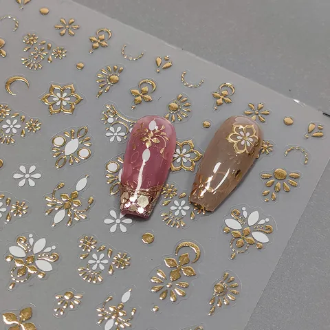 Vintage Gold Weiß Blume Mond Stern Nagelkunst Aufkleber Bronzieren Geprägtes Design Selbstklebend Bohemian Nagel Decals Für Damen DIY Maniküre Dekoration