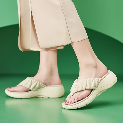 Women's Casual Thick Sole Flip Flops Ruched PU Leather Wedge Sandals Anti-slip Lightweight Beach Summer Slides Outdoor Shoes