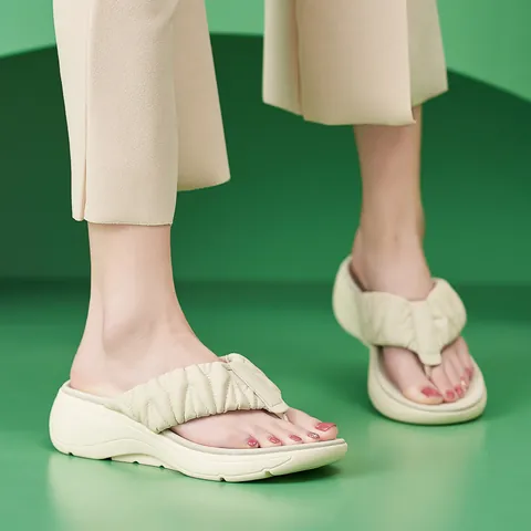 Women's Casual Thick Sole Flip Flops Ruched PU Leather Wedge Sandals Anti-slip Lightweight Beach Summer Slides Outdoor Shoes