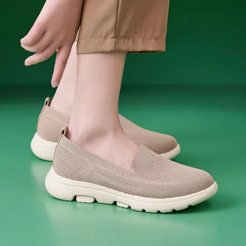 Women's Casual Slip-on Walking Shoes Breathable Knit Fabric Upper Thick Sole Anti-slip Lightweight Loafers Daily Wear