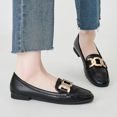 Women's Casual PU Leather Loafers With Metal Chain Buckle Comfortable Round Toe Flat Slip On Walking Shoes
