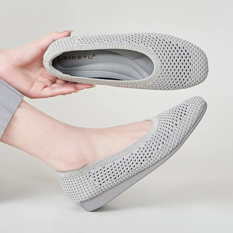 Women's Casual Flyknit Mesh Flat Shoes Breathable Comfortable Slip-on Walking Loafers Lightweight Soft Knit Sneakers TPR Sole