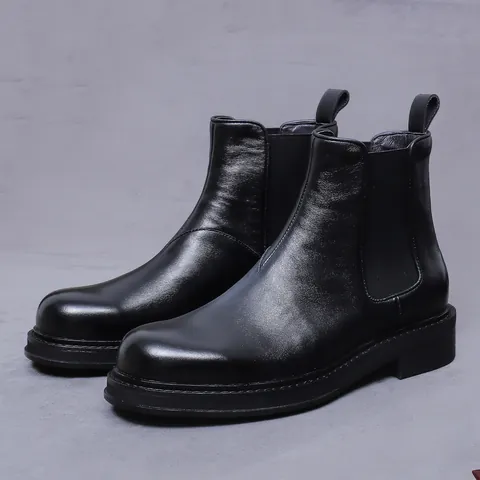 Men's British Style First Layer Cowhide Chelsea Boots Retro Pointed Round Toe Thick Sole Winter Warm Leather Business Casual Boots