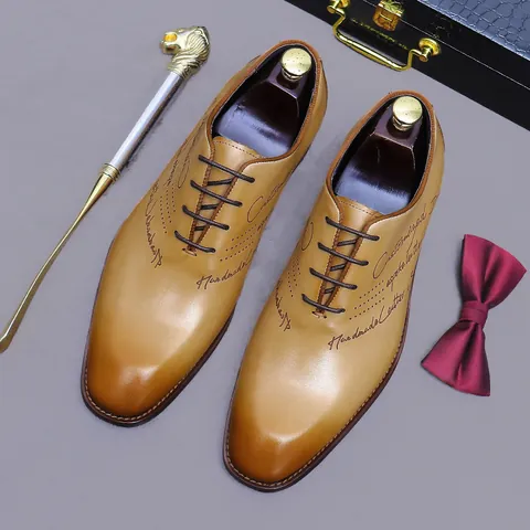 Herren Rindsleder Oxford Schuhe Laser-graviertes Alphabet Patina Formell Business Lederschuhe Schnürschuhe Britische Brogues