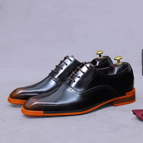 Men's British Style First Layer Cowhide Oxford Shoes Brogue Carving Lace Up Business Formal Dress Shoes With Contrast Sole