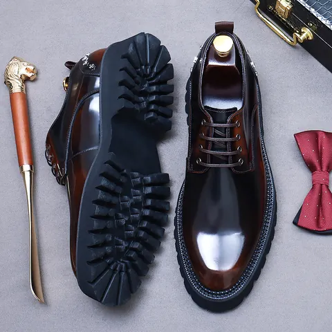 Men's First Layer Cowhide Derby Shoes Polished Platform Rivet British Business Vintage Lace Up Low Top Formal Dress Shoes