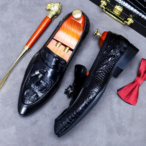 Men British Style Crocodile Pattern Cowhide Leather Loafers With Tassels Business Formal Wedding Shoes Breathable Pigskin Lining Rubber Sole